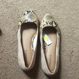 Pink torrid flat shoes